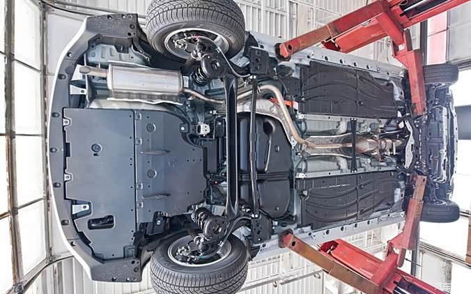 全新塞纳25l混动四驱底盘图片