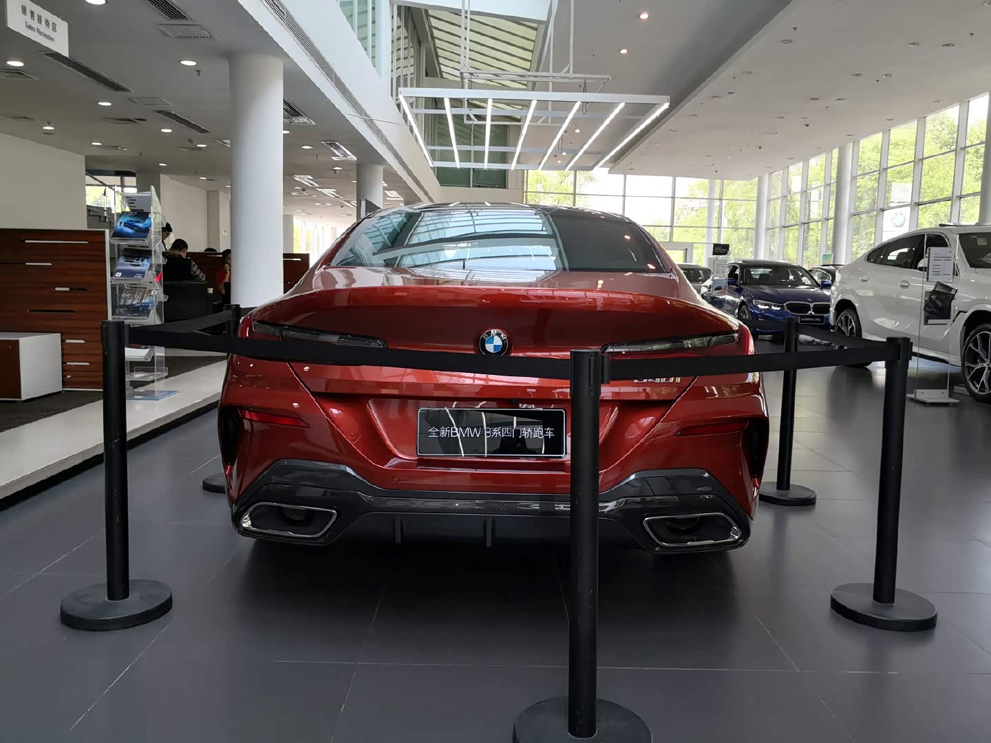 红色宝马八系更为运动的设计风格._宝马8系论坛_手机汽车之家