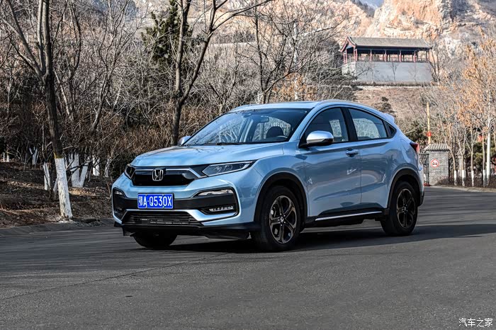新鲜车影新锐且时尚预算有限的年轻人本田xrv值得一看