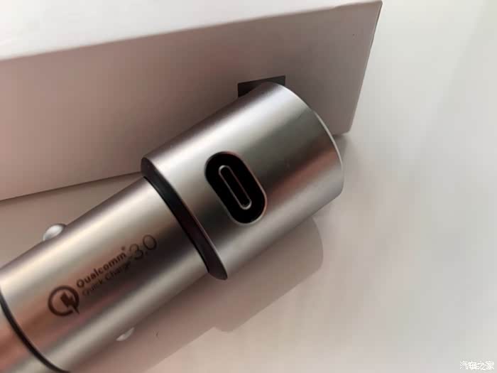 【迎暖春送积分】某米牌车载充电器.