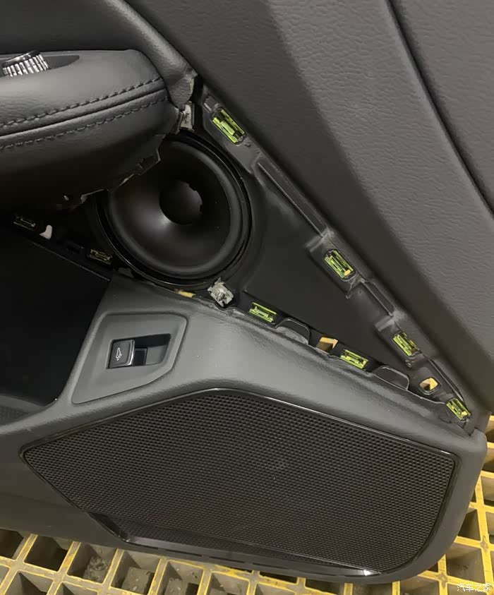 辉昂改装丹拿音响16个喇叭臻享听觉盛宴