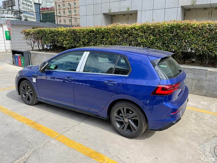 高尔夫8rline星际蓝提车作业