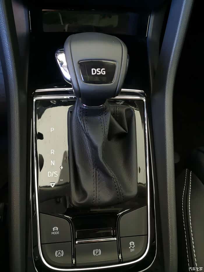 宽dsg档把,手感确实舒服.