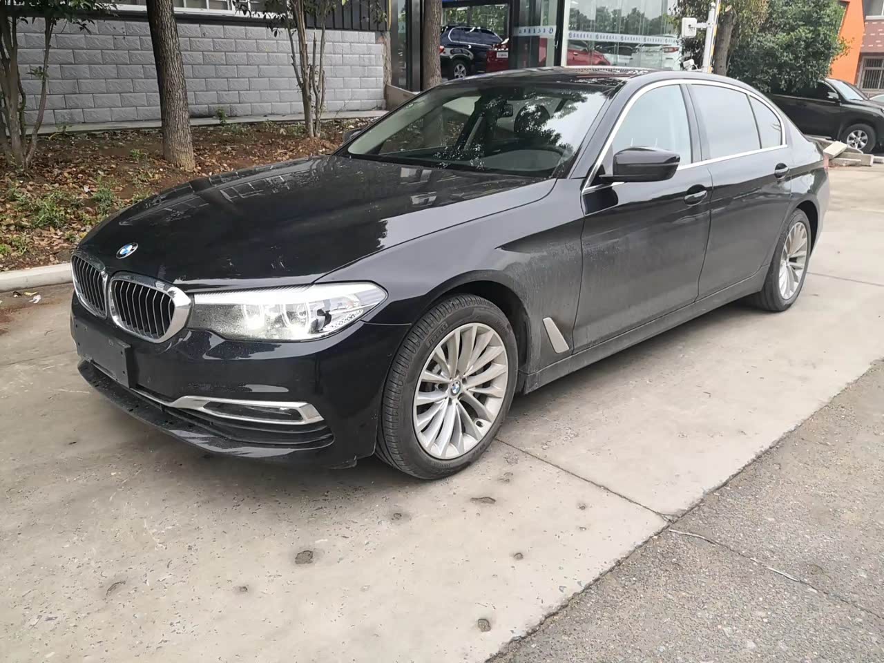 19款宝马5系脱去了稳重的外衣,向年轻人喜欢的运动风格靠拢