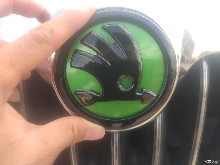 斯柯达明锐升级车标