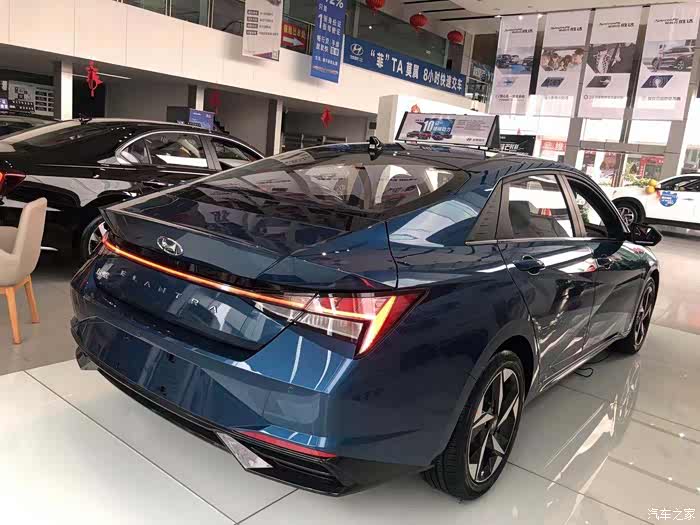 试驾伊兰特,颜值能打