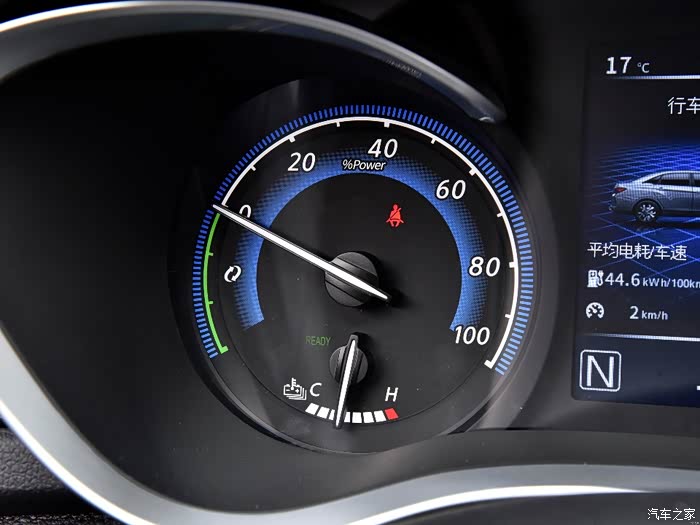 启辰d60ev仪表盘左边的大圆表是什么?