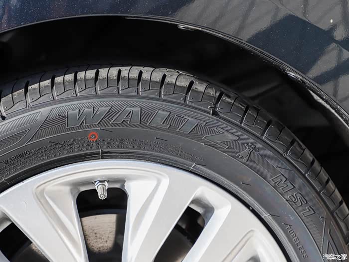 这就是咱英朗原车的玛吉斯waltz ms1,看似很普通的一款轮胎,在网上却