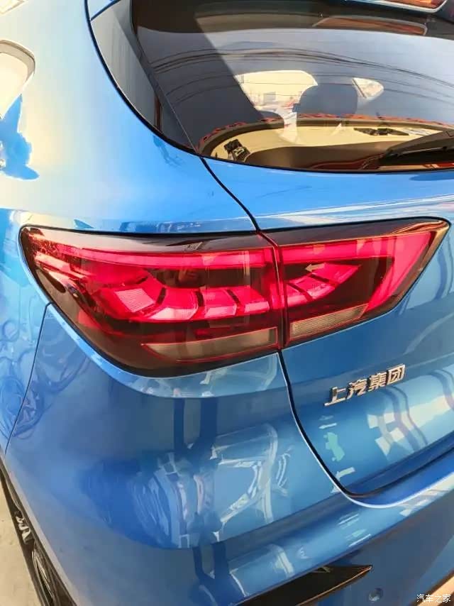 汽车之家16岁生日快乐名爵zs激光蓝试驾