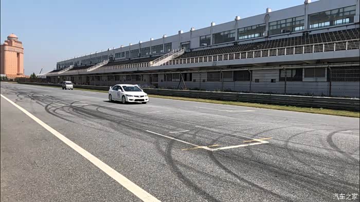 gic赛车场之凌派偶遇五菱神车