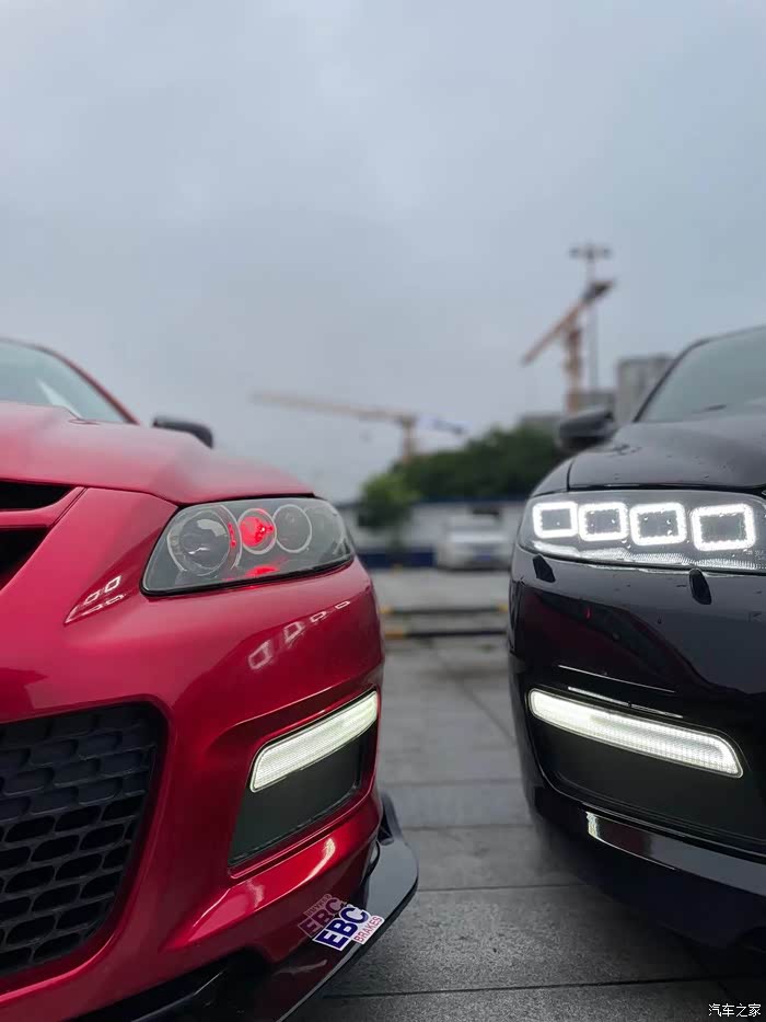 马自达mps6黑武士与魂动红合影