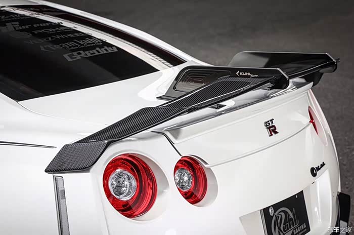 日产gtr改装kuhl款碳纤维尾翼
