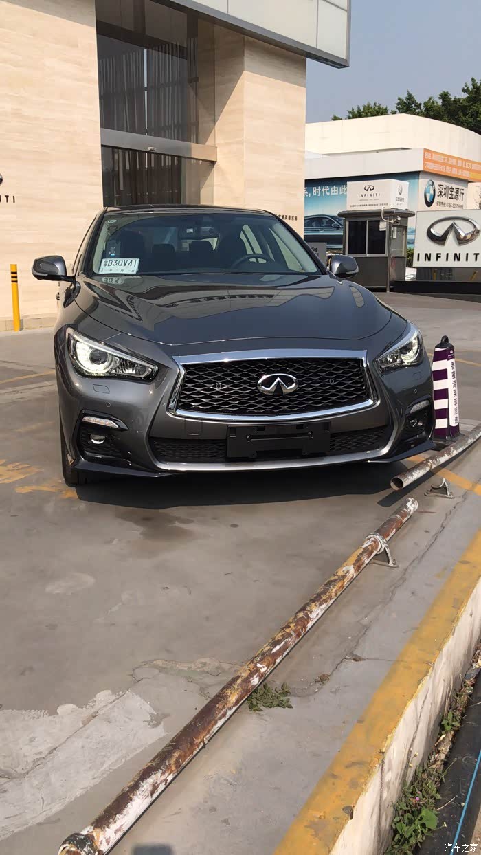 请问18款q50l有铂金灰这个颜色吗?