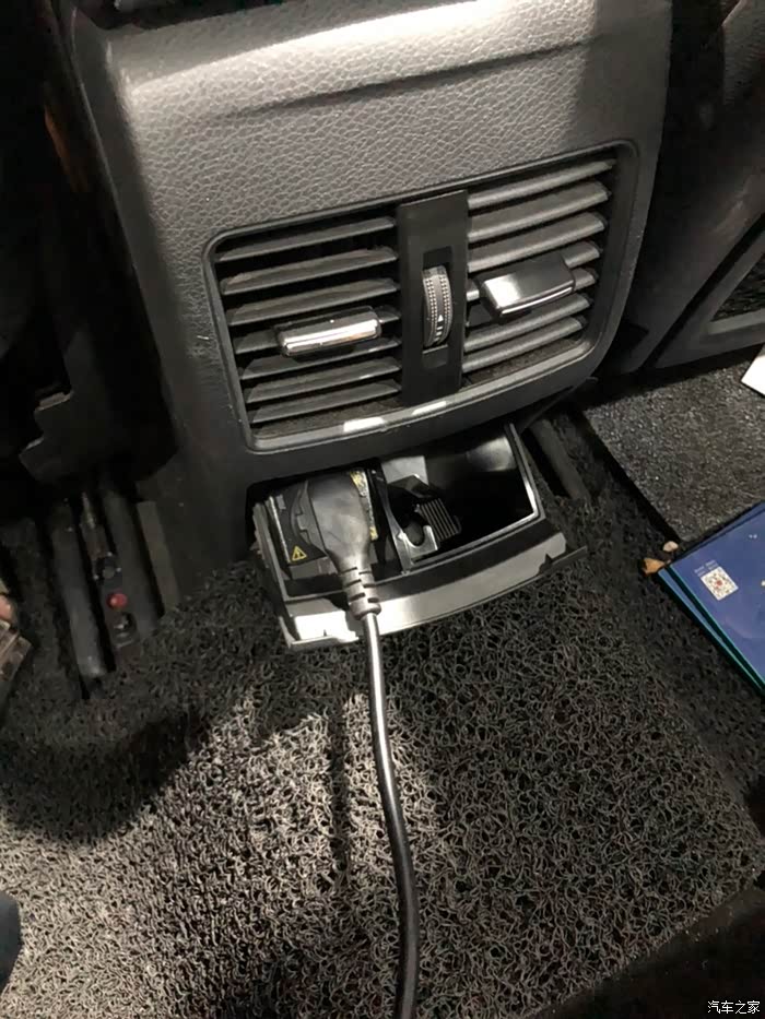 【图】ggla18款,点烟器到底能不能用?_奔驰gla论坛_汽车之家论坛