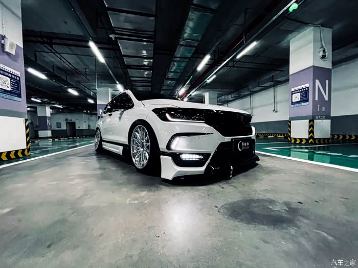 粤皓社本田皓影不务正业低趴姿态美图分享