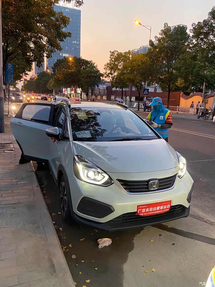 合肥首台销售说的潮越max翠光绿提车