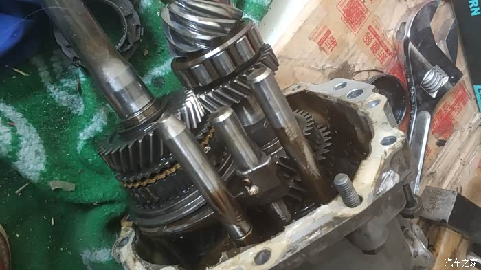 志俊变速箱拆解