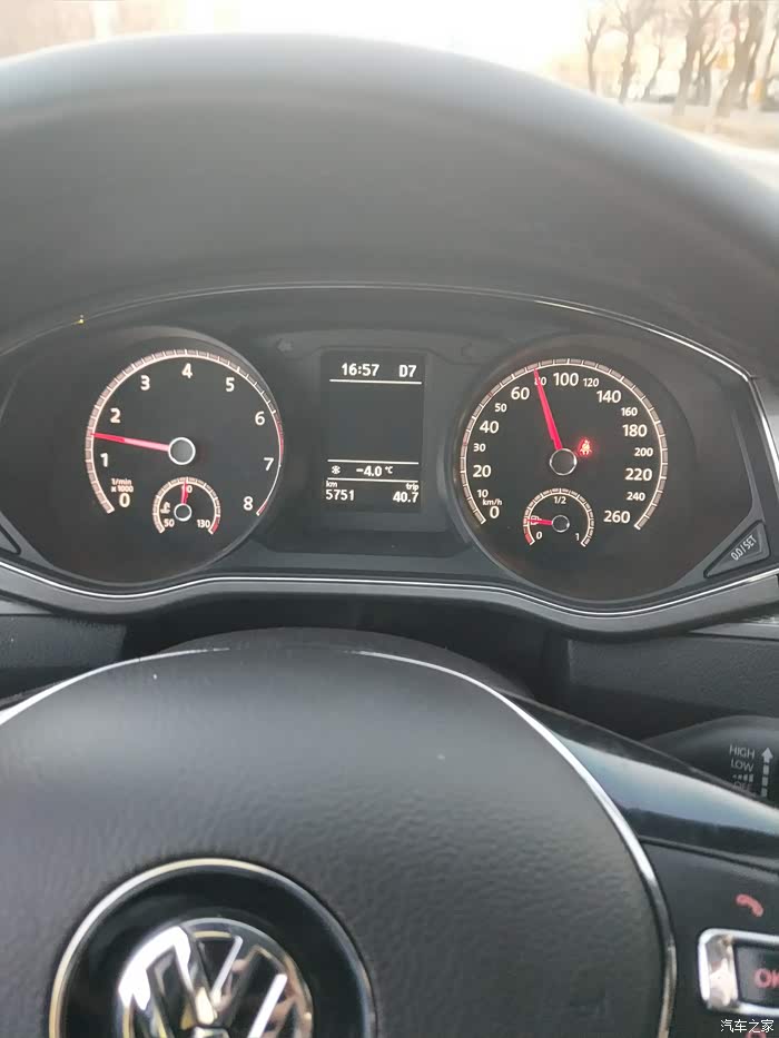 17帕萨特行驶中仪表盘不显示时速重启就好了