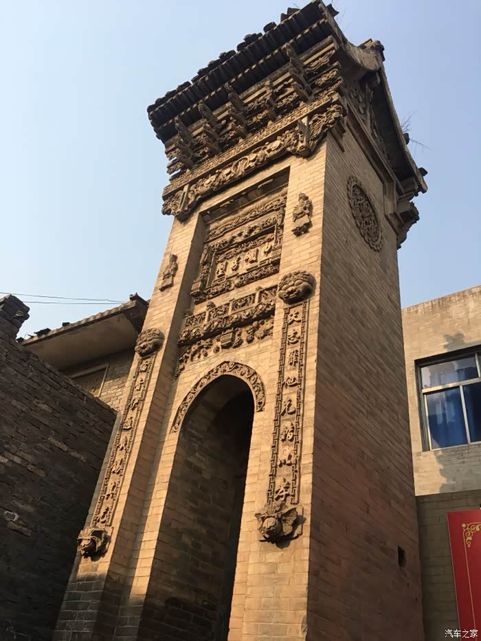 党家村有大建筑,分别是:文星阁,看家楼,节孝碑,合院.