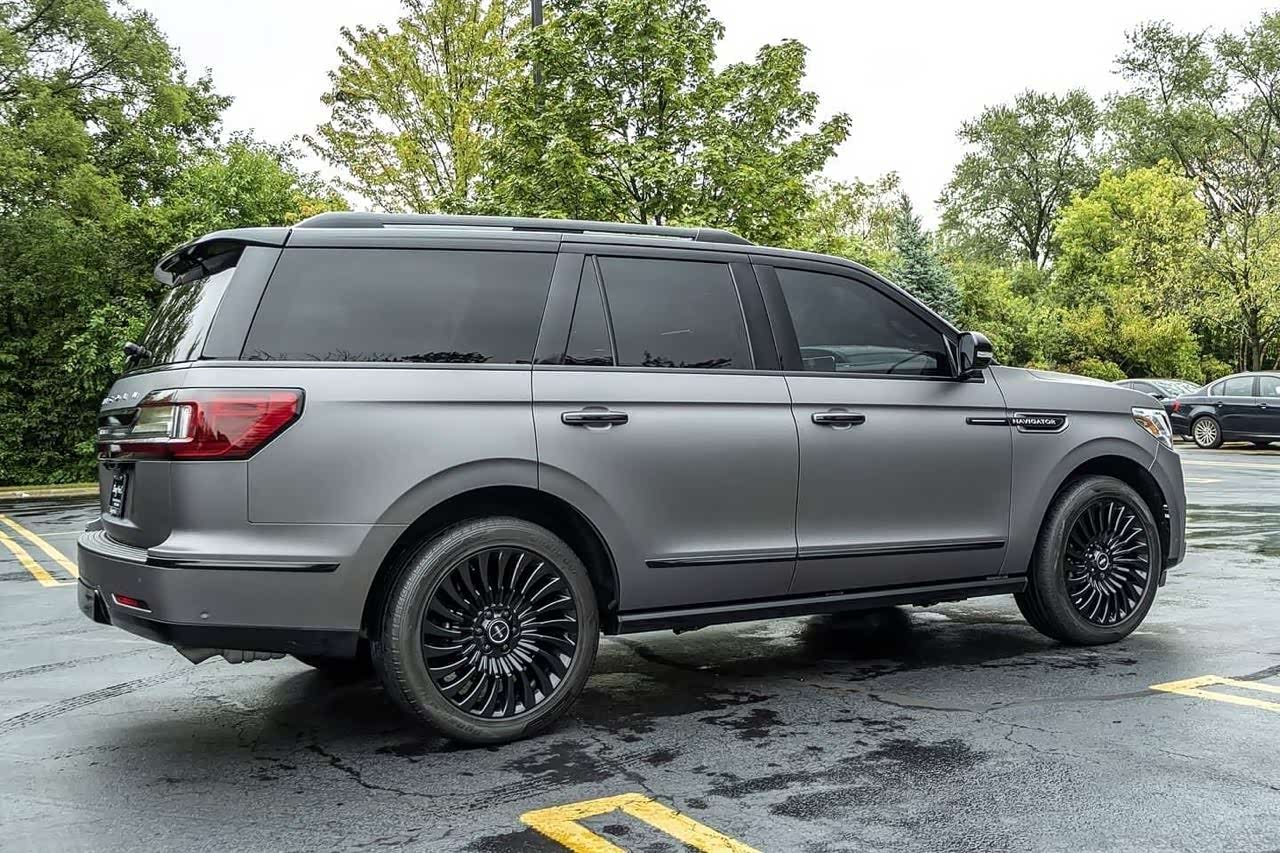 这个颜色的林肯领航员看着还真是独特