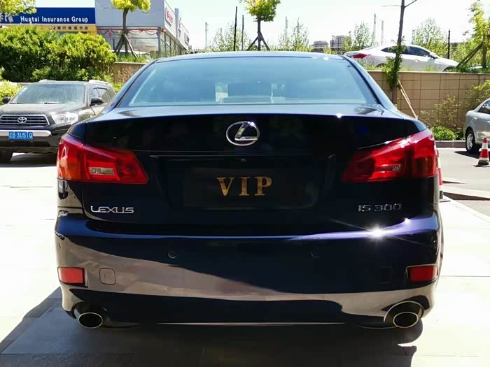 雷克萨斯is300出售个人一手大连户籍