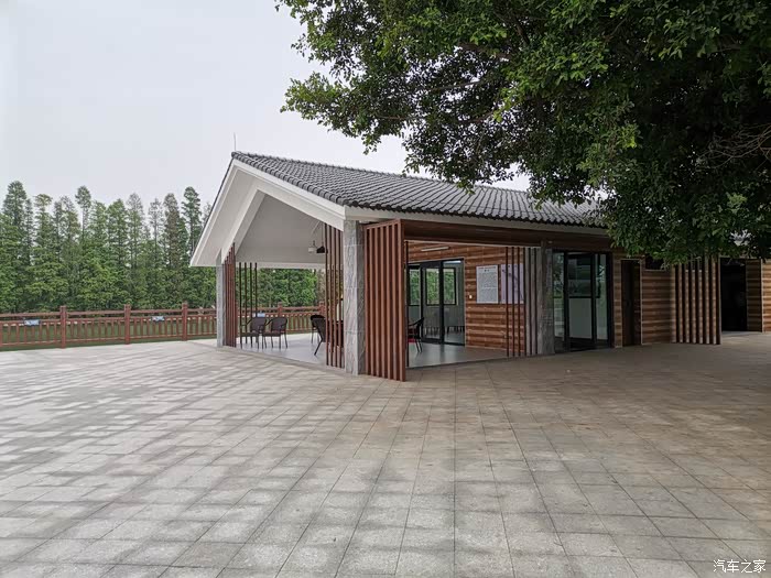 每隔一两公里就会有这样一个驿站,供游客休息