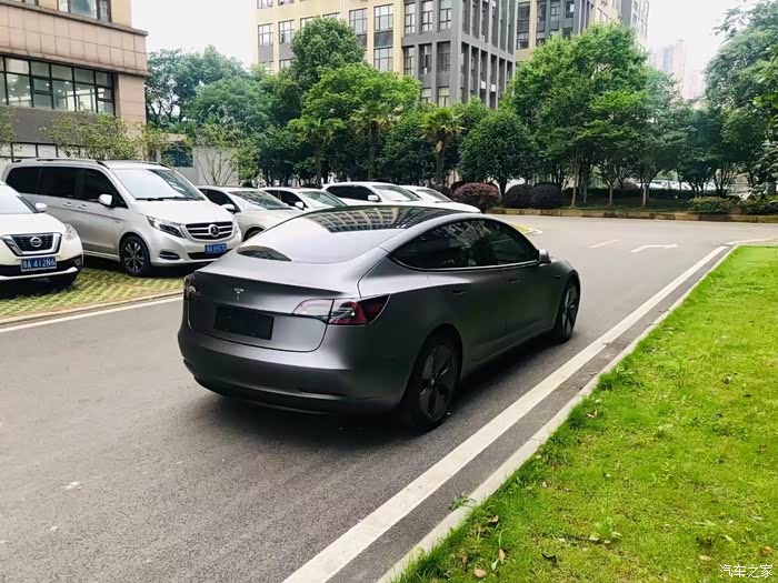 汽车之家16岁生日快乐特斯拉model3改哑光灰车膜