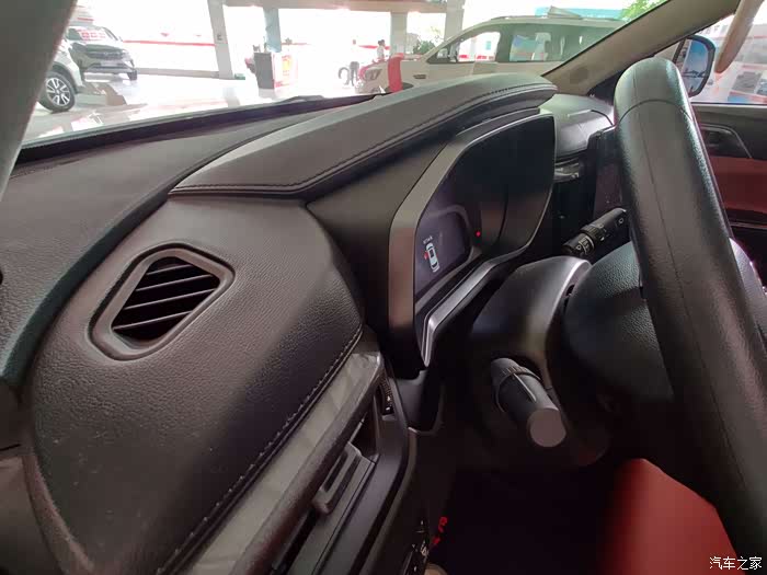 整个仪表由搪塑工艺覆盖