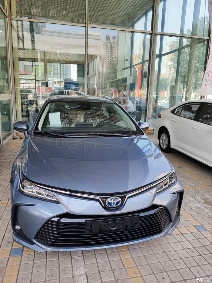 沈阳第一台第十二代卡罗拉双擎精英版天青石金属色浅内饰