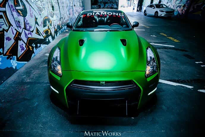 绿色宽体战神gtr,霸气外漏!