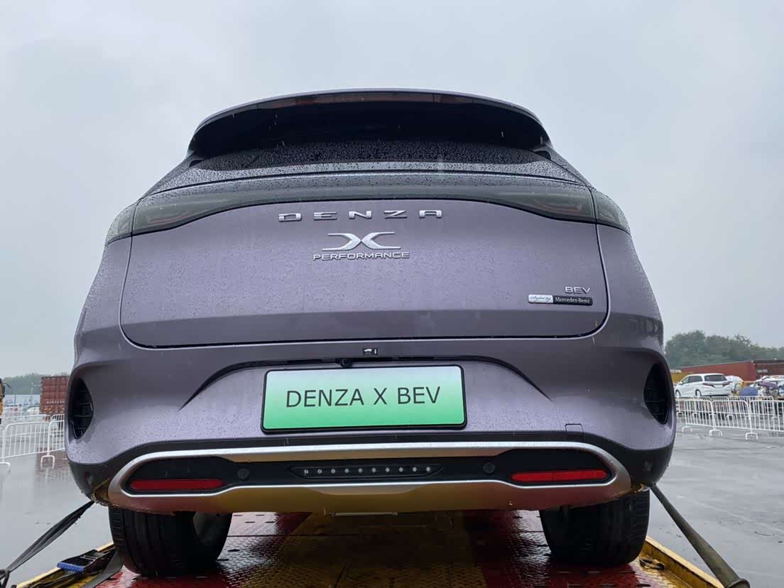 戴姆勒血统全新腾势x纯电动版本