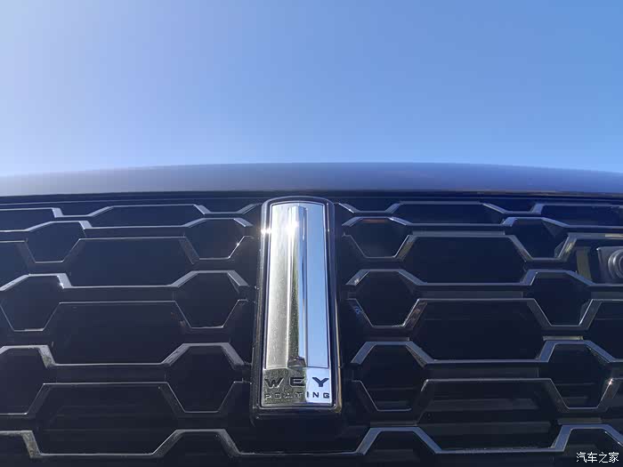 看车标,很立体,也很大气