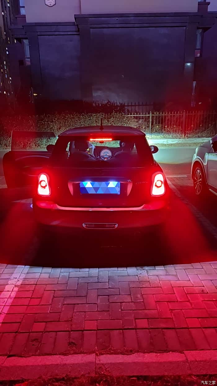 注意minir56尾灯故障及维修建议