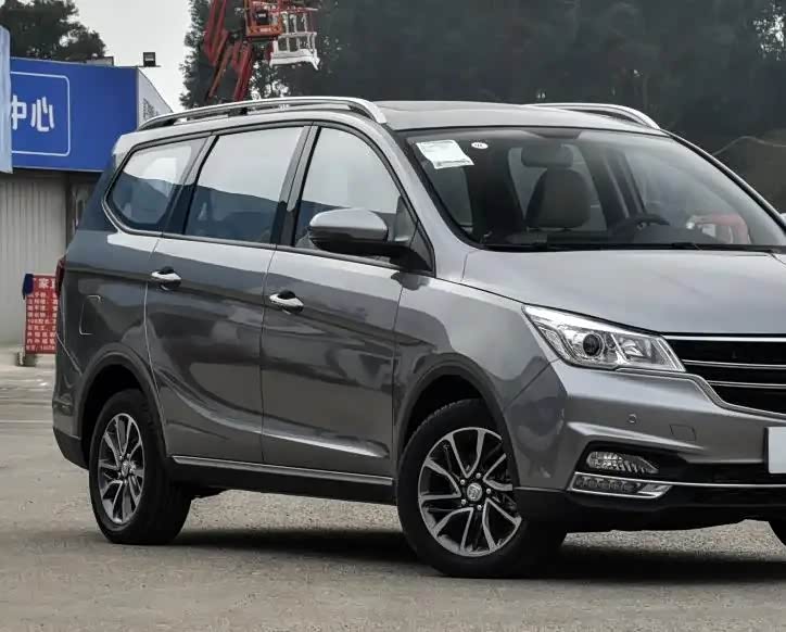 宝骏730车身长宽高尺寸分别为4780 1780 1755毫