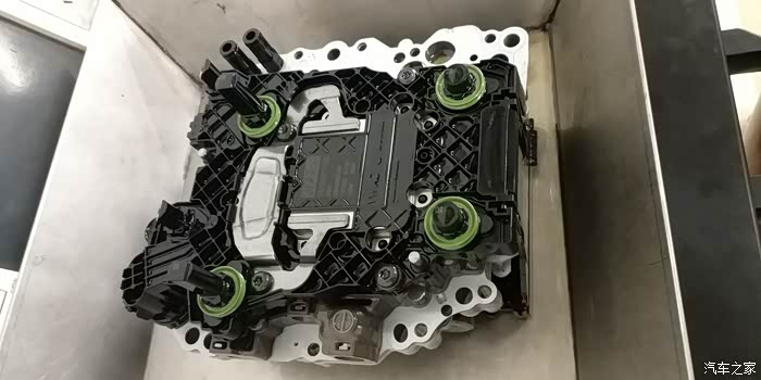 7000公里奥迪s3更换变速箱控制器作业