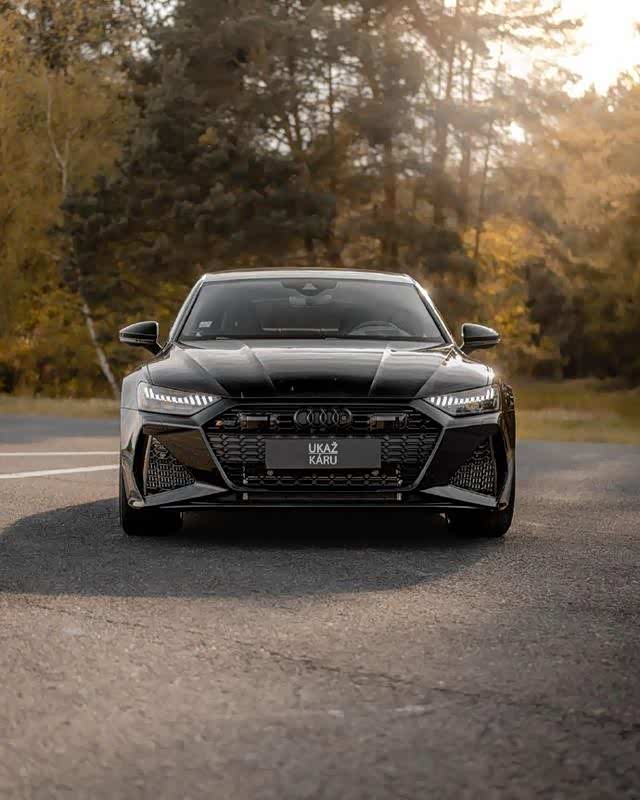 奥迪rs7就是这么吸引人吸引你的目光