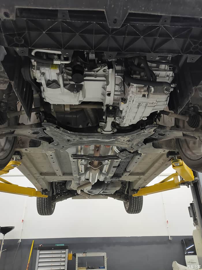 【图】首保纪实一睹x5底盘发动机_长安欧尚x5论坛_汽车之家论坛