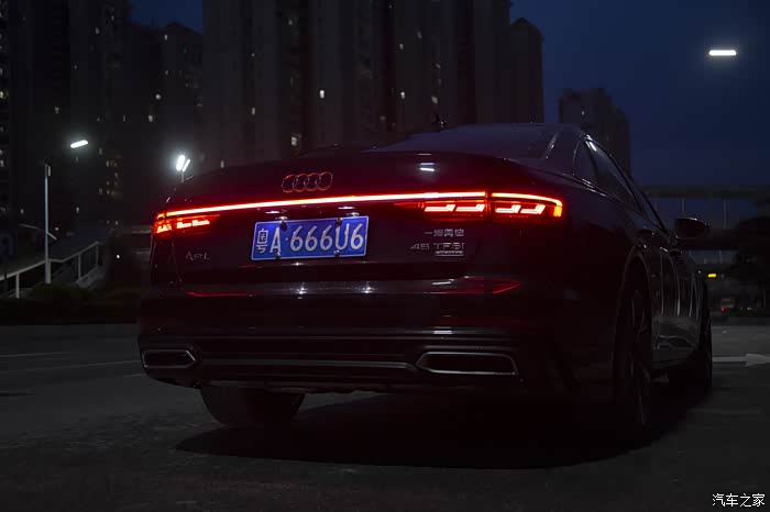 奥迪a6l改a8l顶配款贯穿动态尾灯强势来袭