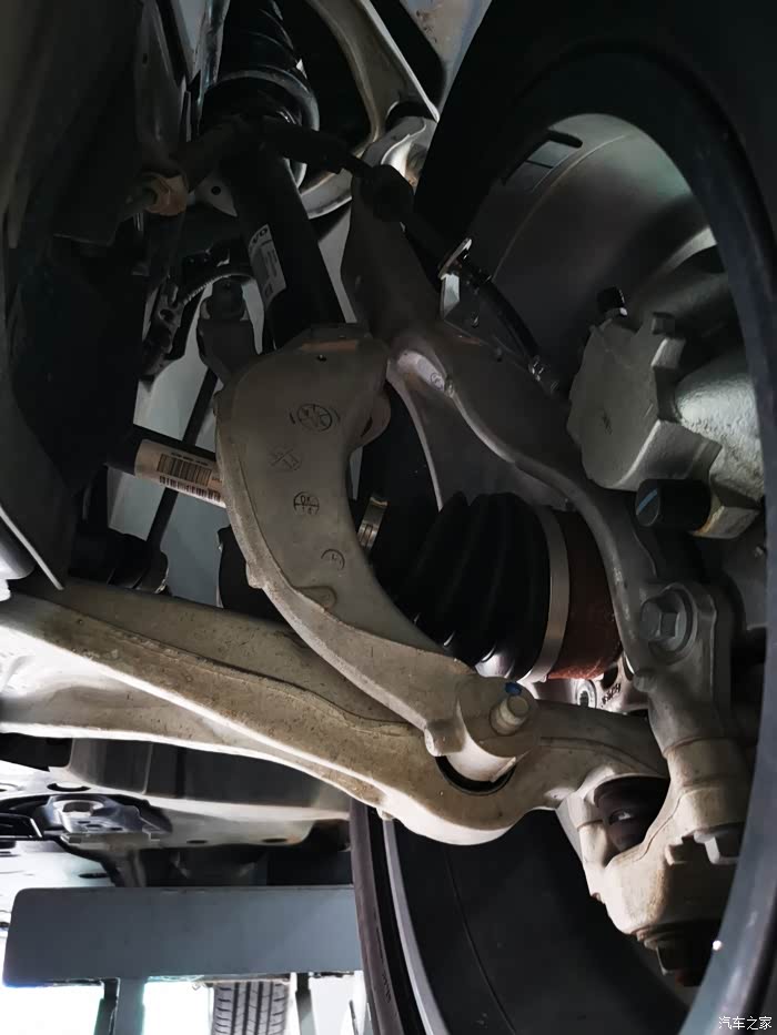 悬挂特写,平时不容易看到.