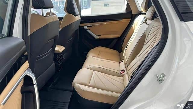 仔细看看我的博越l内饰