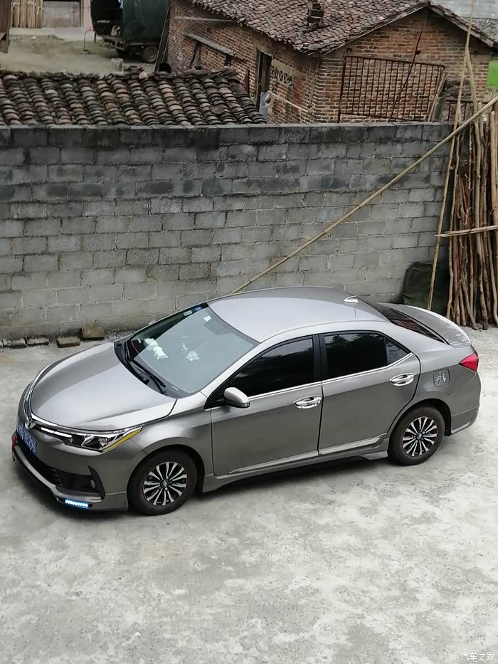 有没有买卡罗拉铂青铜金属色的这个外观怎么样怎么都是白色的