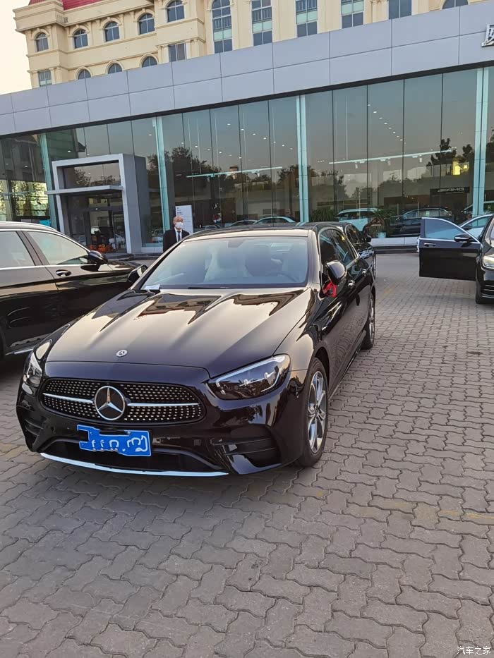 回复: 2 奔驰e级论坛 红宝石黑色是不是像棕红色沙发发表于 2021-6