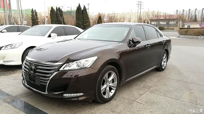 大家知道哪能买到15款v6标准版的皇冠,最低大概多少万