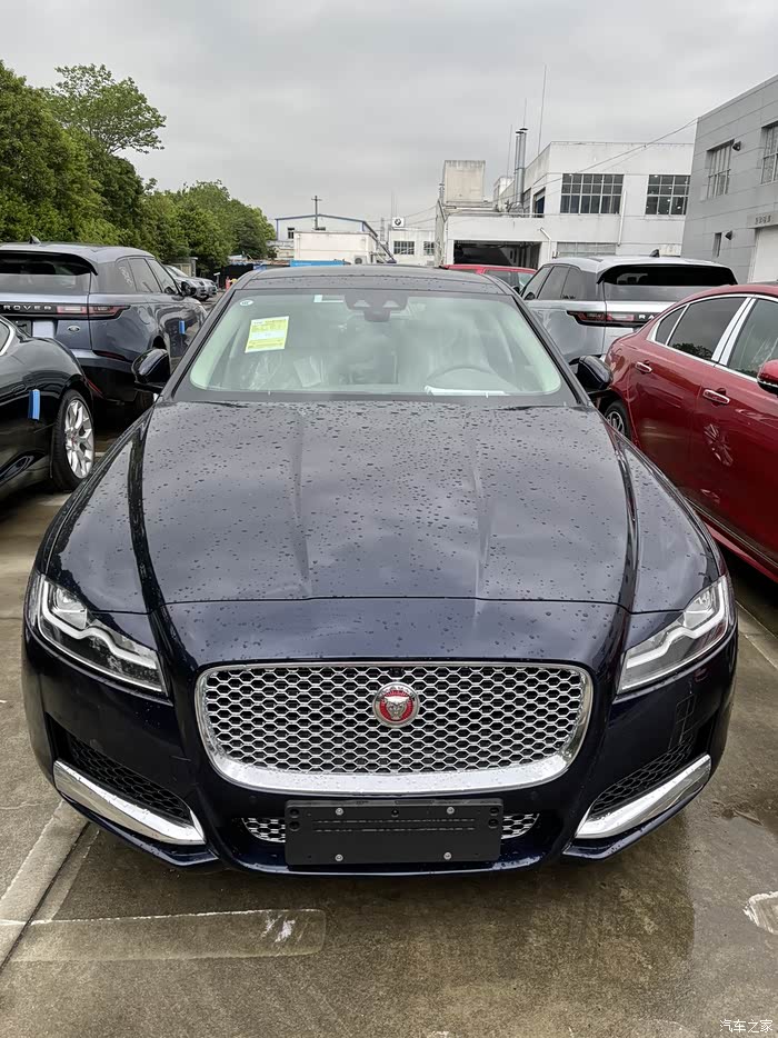 波托菲诺蓝,选配的镀铬前格栅