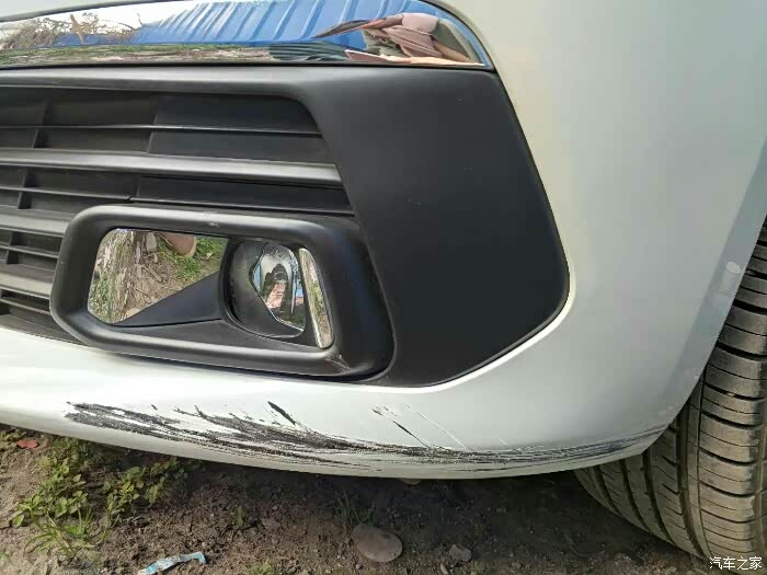 车划了,请教大家珠光白补漆有色差吗?