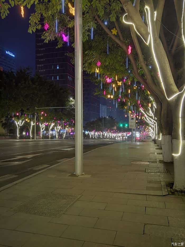 渝北区人和马路边的夜景分享