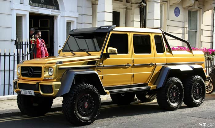 金色奔驰benz g 63 amg 6x6 威武霸气.