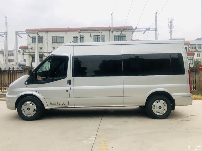 福特新世代全顺22t发动机15座中顶商务车转让