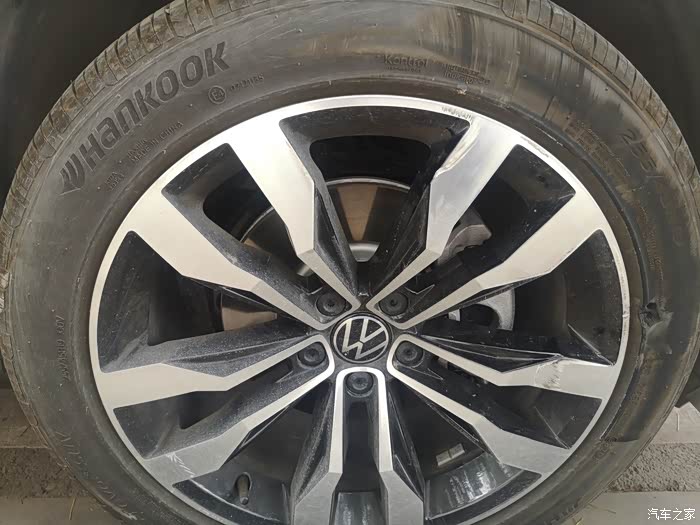 大众途观l2021款380tsi越享换轮胎求助