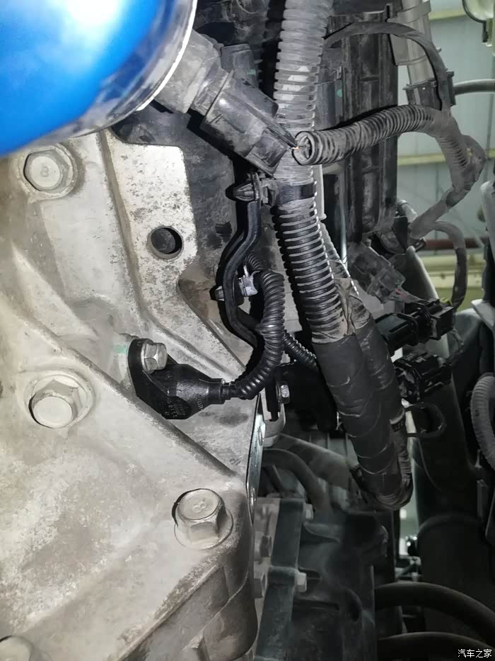 发动机无转速,更换曲轴位置传感器.